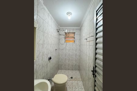 Casa à venda com 350m², 4 quartos e 2 vagas Casa à venda com 350m², 4 quartos e 2 vagasBanheiro 1 - Casa 2