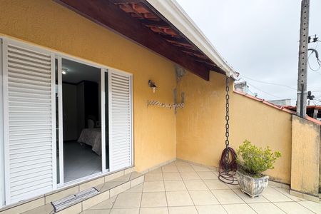 Casa à venda com 350m², 4 quartos e 2 vagas Casa à venda com 350m², 4 quartos e 2 vagasSacada do Quarto 2 - Casa 1