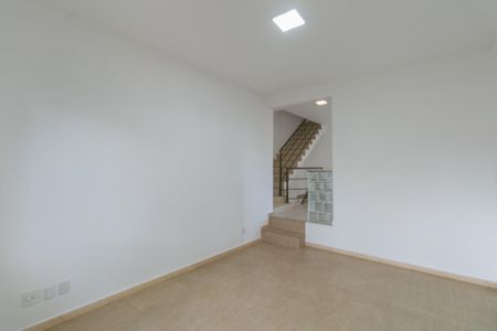 Casa à venda com 3 quartos, 418m² em Heliópolis, Belo Horizonte