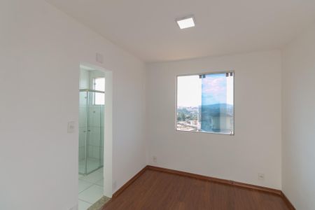 Casa à venda com 3 quartos, 418m² em Heliópolis, Belo Horizonte