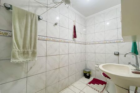 Banheiro de casa à venda com 2 quartos, 420m² em São Pedro, Osasco