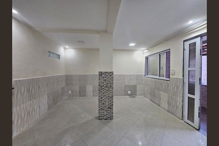 Sala de casa para alugar com 2 quartos, 141m² em Centro, Mesquita