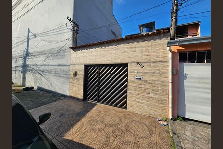 Fachada de casa para alugar com 2 quartos, 141m² em Centro, Mesquita