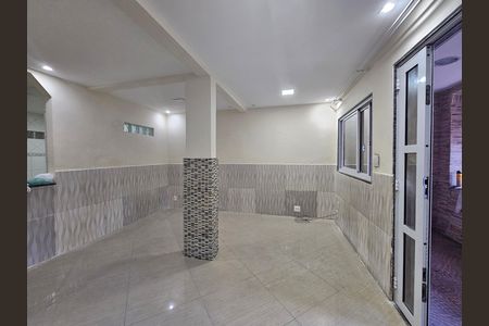 Sala de casa para alugar com 2 quartos, 141m² em Centro, Mesquita