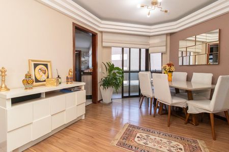 Apartamento à venda com 350m², 4 quartos e 3 vagas Apartamento à venda com 350m², 4 quartos e 3 vagasSala de Jantar