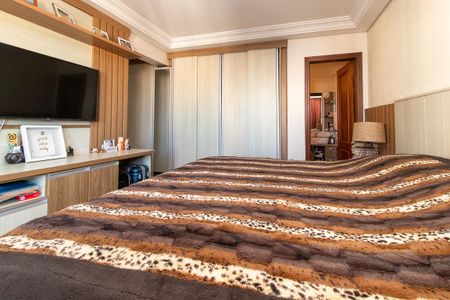 Apartamento à venda com 350m², 4 quartos e 3 vagas Apartamento à venda com 350m², 4 quartos e 3 vagasQuarto 3 - Suíte