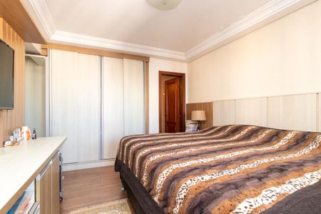 Apartamento à venda com 350m², 4 quartos e 3 vagas Apartamento à venda com 350m², 4 quartos e 3 vagasQuarto 3 - Suíte