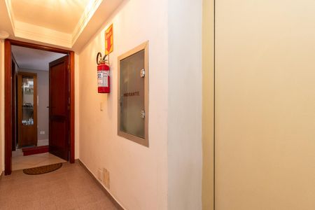 Apartamento à venda com 350m², 4 quartos e 3 vagas Apartamento à venda com 350m², 4 quartos e 3 vagasEntrada 2