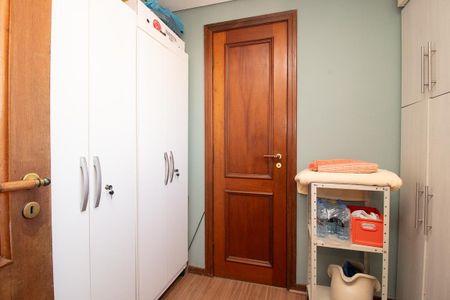 Apartamento à venda com 350m², 4 quartos e 3 vagas Apartamento à venda com 350m², 4 quartos e 3 vagasDespensa