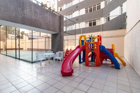 Apartamento à venda com 350m², 4 quartos e 3 vagas Apartamento à venda com 350m², 4 quartos e 3 vagasÁrea comum - Playground