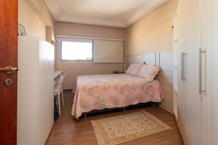 Apartamento à venda com 350m², 4 quartos e 3 vagas Apartamento à venda com 350m², 4 quartos e 3 vagasQuarto 1