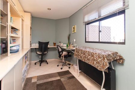 Apartamento à venda com 350m², 4 quartos e 3 vagas Apartamento à venda com 350m², 4 quartos e 3 vagasQuarto 4