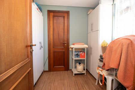Apartamento à venda com 350m², 4 quartos e 3 vagas Apartamento à venda com 350m², 4 quartos e 3 vagasDespensa
