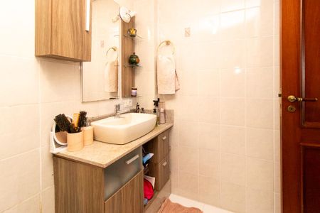 Apartamento à venda com 350m², 4 quartos e 3 vagas Apartamento à venda com 350m², 4 quartos e 3 vagasBanheiro da Suíte