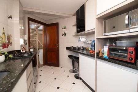 Apartamento à venda com 350m², 4 quartos e 3 vagas Apartamento à venda com 350m², 4 quartos e 3 vagasCozinha - Armários
