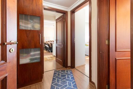 Apartamento à venda com 350m², 4 quartos e 3 vagas Apartamento à venda com 350m², 4 quartos e 3 vagasCorredor
