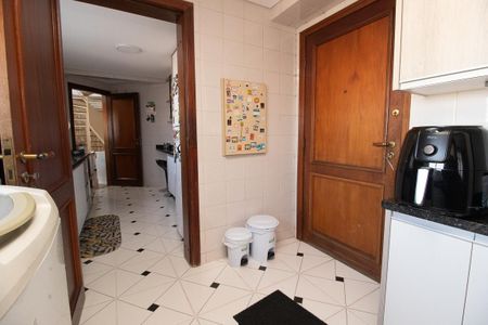 Apartamento à venda com 350m², 4 quartos e 3 vagas Apartamento à venda com 350m², 4 quartos e 3 vagasÁrea de Serviço