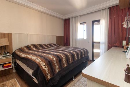 Apartamento à venda com 350m², 4 quartos e 3 vagas Apartamento à venda com 350m², 4 quartos e 3 vagasQuarto 3 - Suíte