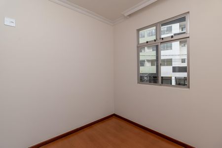 Quarto 2 de apartamento para alugar com 4 quartos, 157m² em Heliópolis, Belo Horizonte