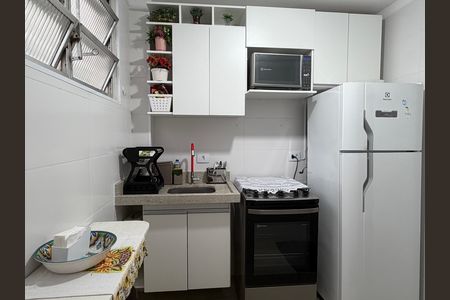 Cozinha e Área de Serviço de apartamento para alugar com 1 quarto, 60m² em José Menino, Santos