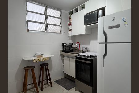 Cozinha e Área de Serviço de apartamento para alugar com 1 quarto, 60m² em José Menino, Santos
