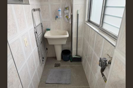 Cozinha e Área de Serviço de apartamento para alugar com 1 quarto, 60m² em José Menino, Santos