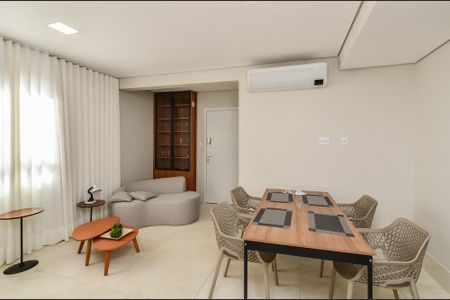 Apartamento para alugar com 2 quartos, 132m² em Carmo, Belo Horizonte