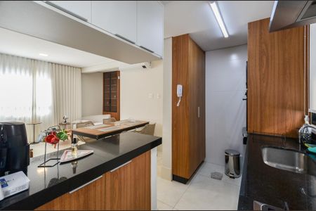 Cozinha de apartamento para alugar com 2 quartos, 132m² em Carmo, Belo Horizonte