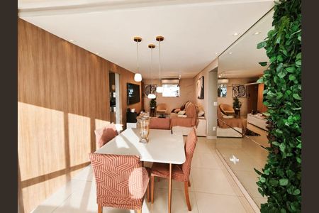 Apartamento para alugar com 96m², 3 quartos e 2 vagas Apartamento para alugar com 96m², 3 quartos e 2 vagasSala de jantar