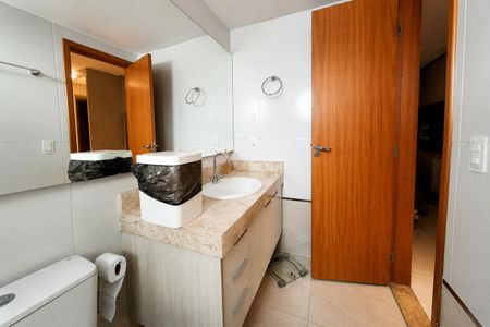 Apartamento para alugar com 96m², 3 quartos e 2 vagas Apartamento para alugar com 96m², 3 quartos e 2 vagasBanheiro da suíte