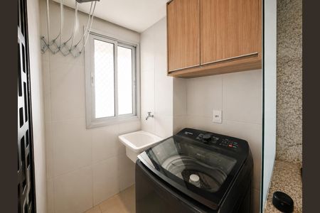 Área de serviço de apartamento para alugar com 3 quartos, 96m² em Setor Coimbra, Goiânia