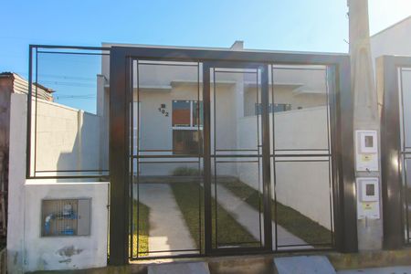 Fachada de casa à venda com 2 quartos, 57m² em Brigadeira, Canoas