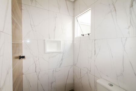 Banheiro de casa à venda com 2 quartos, 57m² em Brigadeira, Canoas
