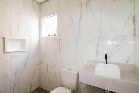 Banheiro de casa à venda com 2 quartos, 57m² em Brigadeira, Canoas