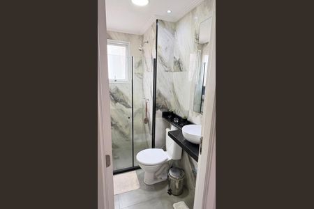 Banheiro de apartamento para alugar com 2 quartos, 49m² em Irajá, Rio de Janeiro