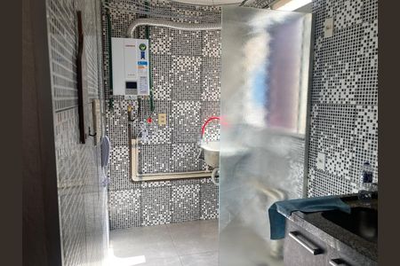Banheiro de apartamento para alugar com 2 quartos, 38m² em Capão Redondo, São Paulo