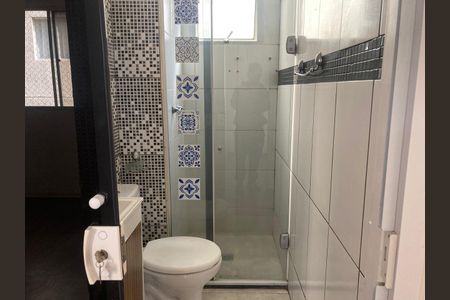 Banheiro de apartamento para alugar com 2 quartos, 38m² em Capão Redondo, São Paulo