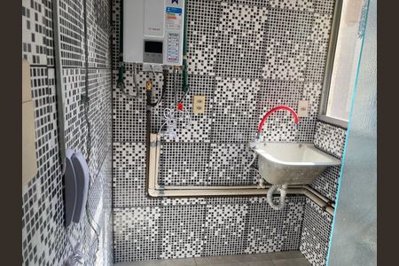 Banheiro de apartamento para alugar com 2 quartos, 38m² em Capão Redondo, São Paulo