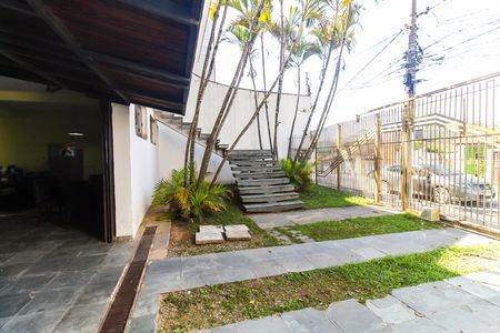 Casa para alugar com 340m², 3 quartos e 8 vagas Casa para alugar com 340m², 3 quartos e 8 vagasQuintal
