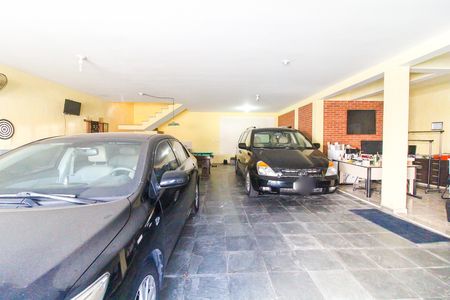 Casa para alugar com 340m², 3 quartos e 8 vagas Casa para alugar com 340m², 3 quartos e 8 vagasGaragem