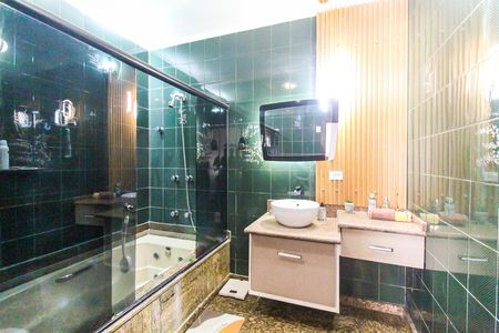 Casa para alugar com 340m², 3 quartos e 8 vagas Casa para alugar com 340m², 3 quartos e 8 vagasBanheiro da Suíte