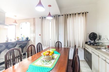 Casa para alugar com 340m², 3 quartos e 8 vagas Casa para alugar com 340m², 3 quartos e 8 vagasCozinha