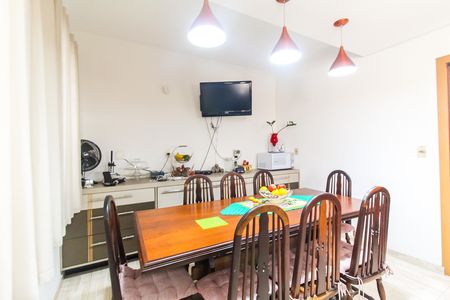 Casa para alugar com 340m², 3 quartos e 8 vagas Casa para alugar com 340m², 3 quartos e 8 vagasCozinha