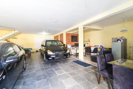 Casa para alugar com 340m², 3 quartos e 8 vagas Casa para alugar com 340m², 3 quartos e 8 vagasGaragem