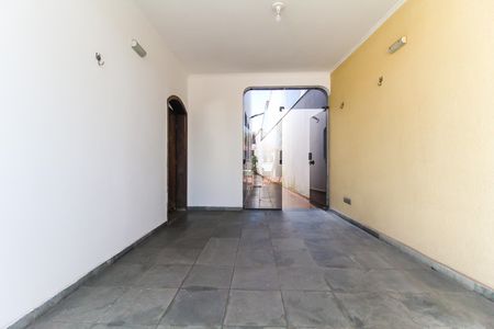 Casa para alugar com 340m², 3 quartos e 8 vagas Casa para alugar com 340m², 3 quartos e 8 vagasHall de entrada