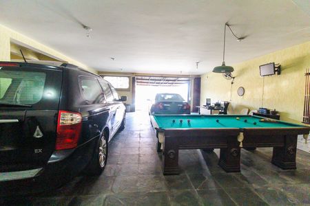Casa para alugar com 340m², 3 quartos e 8 vagas Casa para alugar com 340m², 3 quartos e 8 vagasGaragem