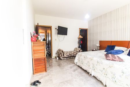 Casa para alugar com 340m², 3 quartos e 8 vagas Casa para alugar com 340m², 3 quartos e 8 vagasSuíte