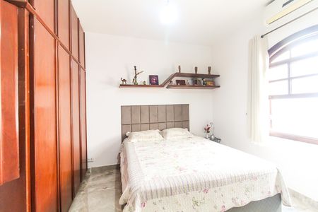Casa para alugar com 340m², 3 quartos e 8 vagas Casa para alugar com 340m², 3 quartos e 8 vagasQuarto 1