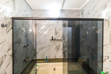 Casa para alugar com 340m², 3 quartos e 8 vagas Casa para alugar com 340m², 3 quartos e 8 vagasBanheiro 2