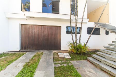 Casa para alugar com 340m², 3 quartos e 8 vagas Casa para alugar com 340m², 3 quartos e 8 vagasQuintal